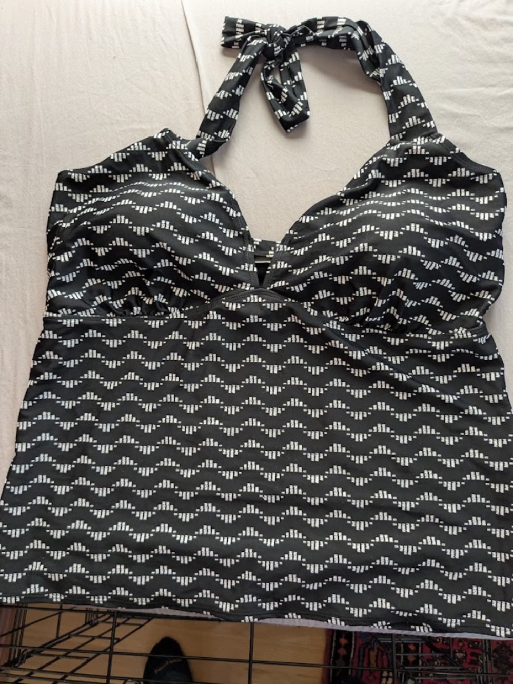 Old Navy Women's Black and White Swimsuit Top 2x
